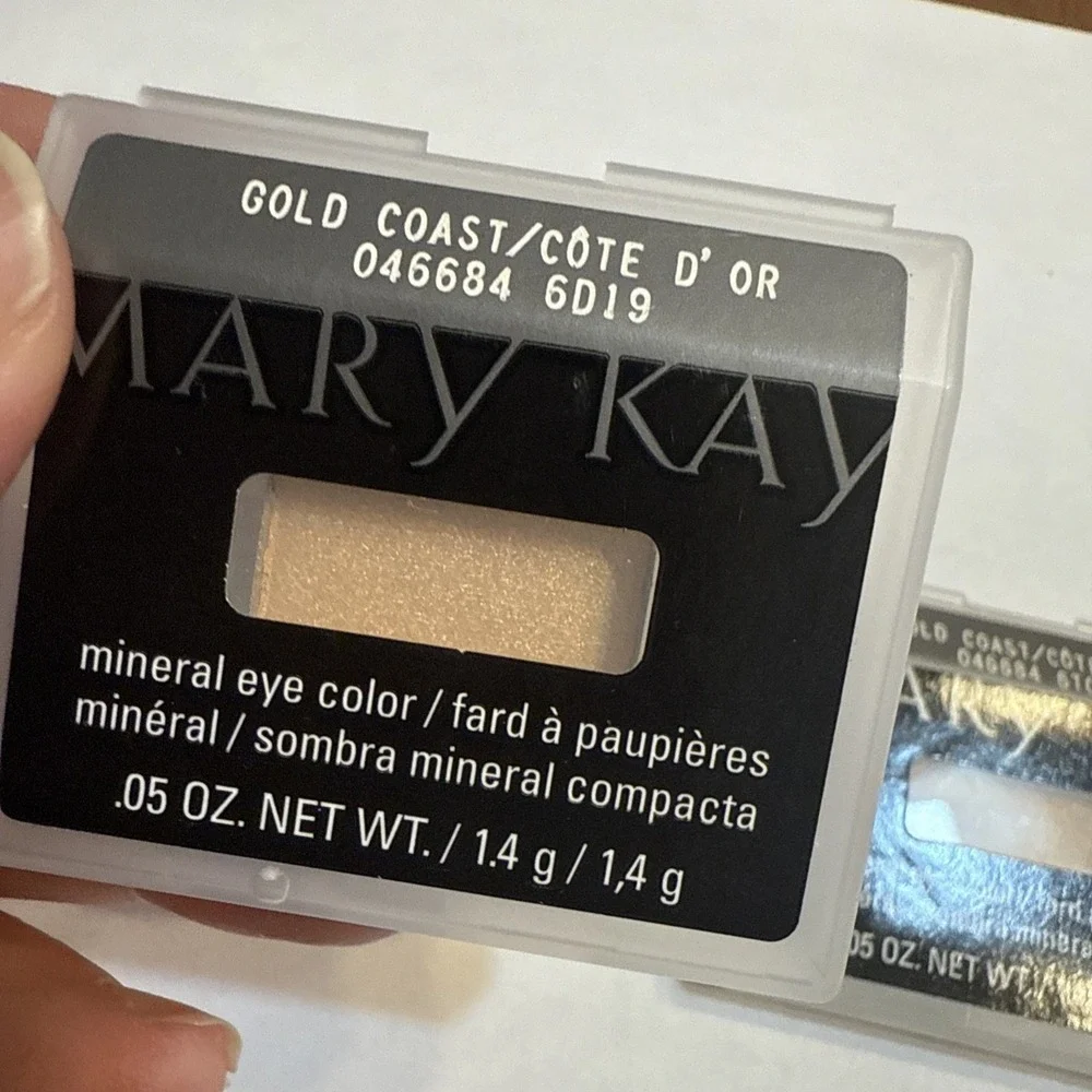 Mary Kay‎ Mineral Eye Color Gold Coast 046684 .05 oz New Discontinued